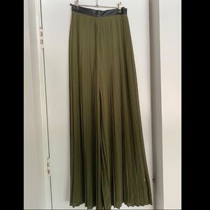 Olive green Pleated Palazzo Pants